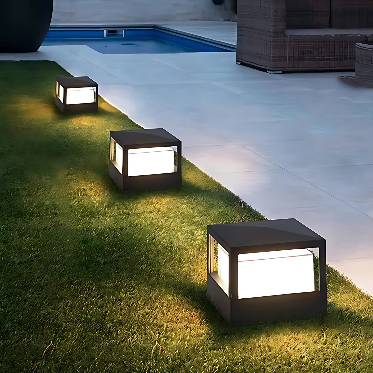 ZOQO SQUARE 12W LED Outdoor Gate Light (Warm White, Square)