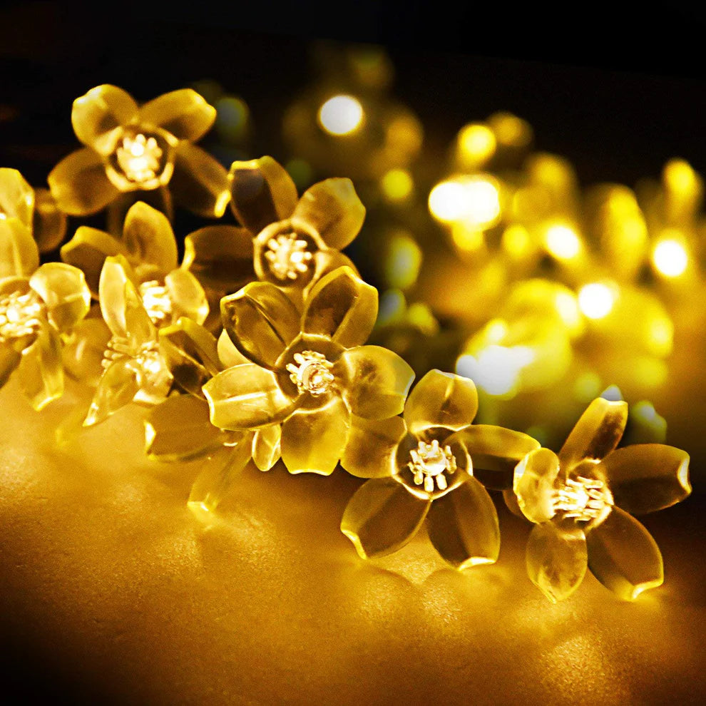 🌸 Silicone Blooming Flower Fairy String Lights (14 Flowers, Warm White LEDs)